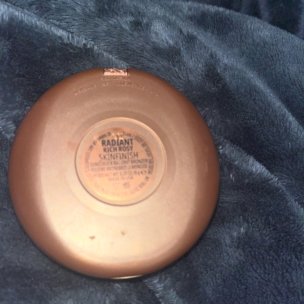 MAC Bronzing Powder - Picture 3 of 3
